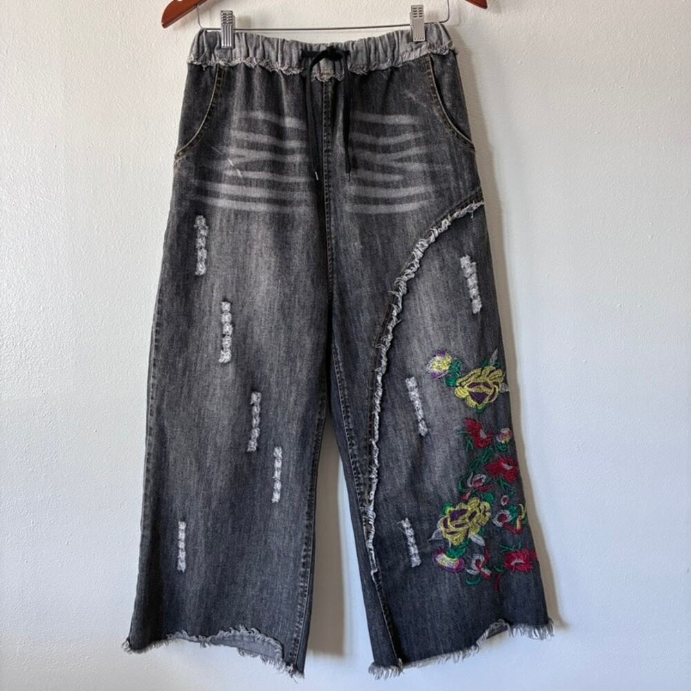 YESNO Embroidered Wide Leg Jeans Womens Small Gray Distressed Floral Denim Pants